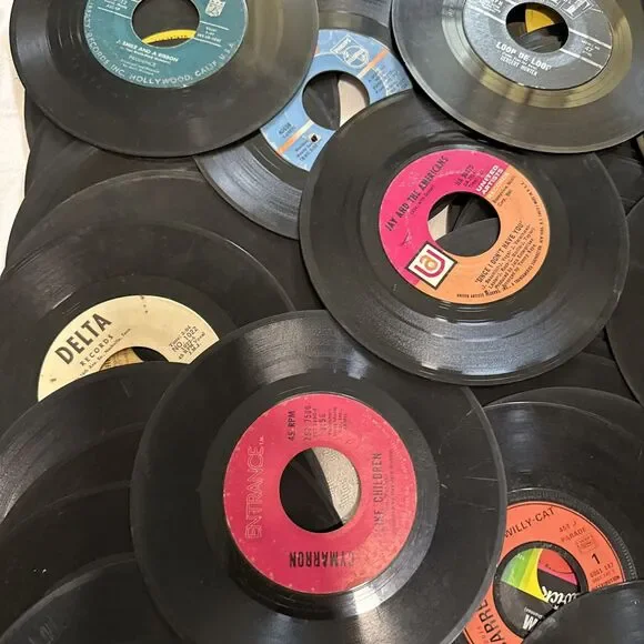 Lot of 100 Vintage 7" Vinyl Records 45 RPM Singles Crafts Decor Projects - Picture 5 of 9